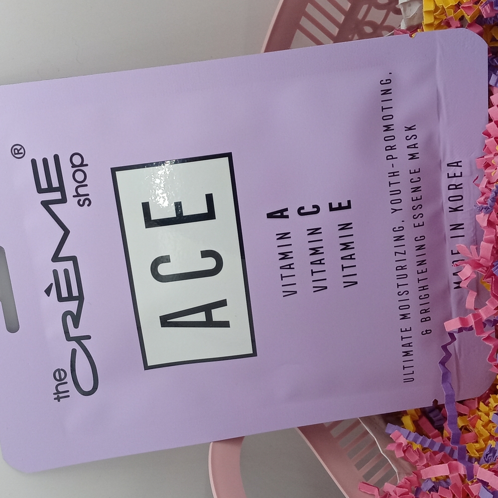 The Crème Shop X Hello Kitty Spa Gift Basket - Picture 6 of 7